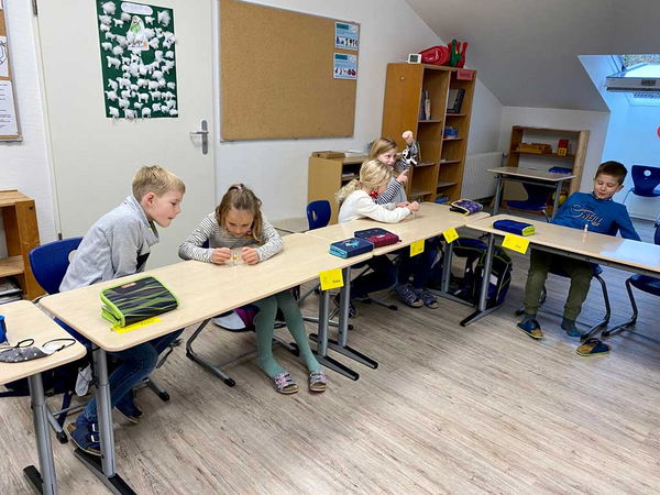 Experimente in Klasse 2a mit Schülern vom VLG Stade